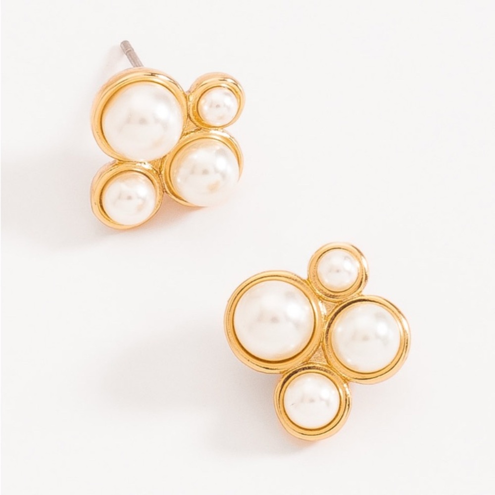 Elegant Gold and White  Stud Earrings with Swarovski crystal pearls BNIB